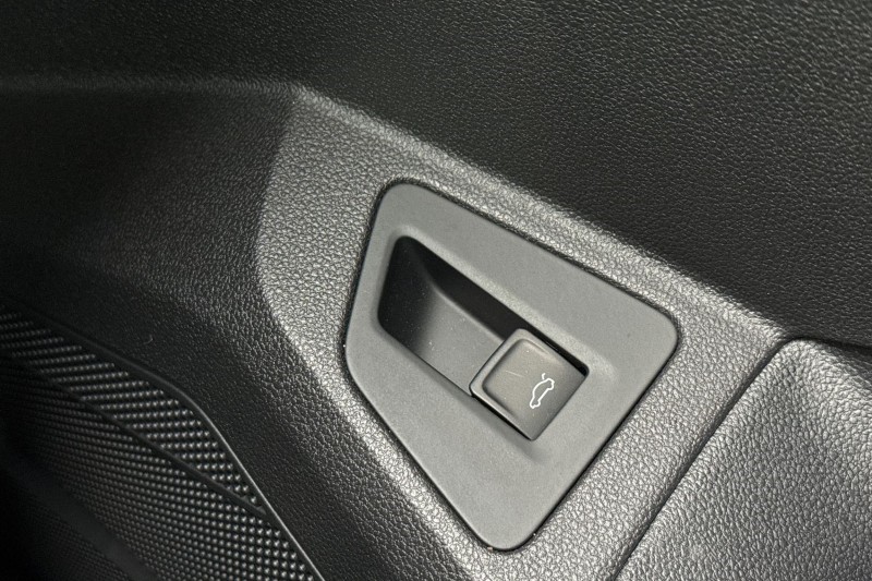 2025 (75) VOLKSWAGEN TOUAREG 3.0 V6 TDI 4Motion 286 Black Edition 5dr Tip Auto 4891577