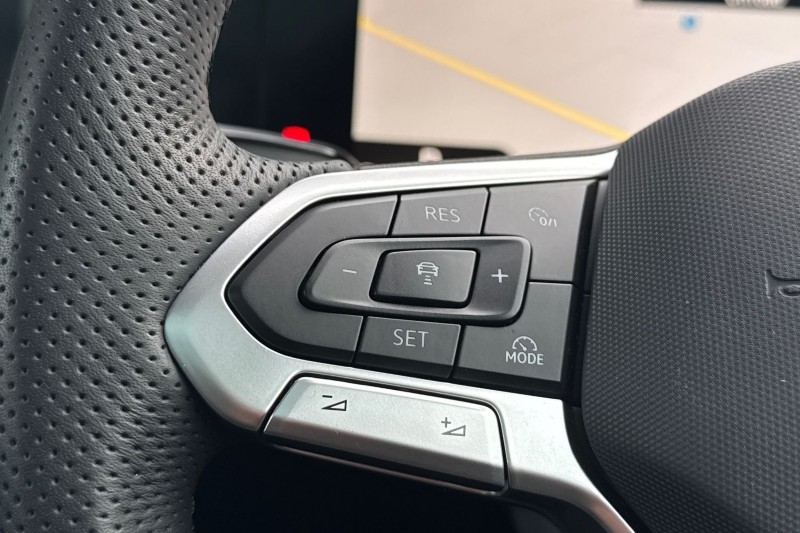 2025 (75) VOLKSWAGEN TOUAREG 3.0 V6 TDI 4Motion 286 Black Edition 5dr Tip Auto 4891549