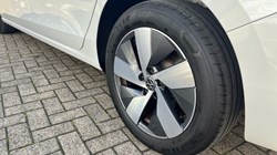 2024 (74) VOLKSWAGEN PASSAT 1.5 TSI eHybrid Life 5dr DSG 4581012