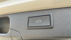 2024 (74) VOLKSWAGEN PASSAT 1.5 TSI eHybrid Life 5dr DSG 4581010