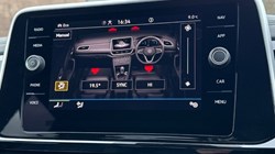 2023 (73) VOLKSWAGEN T-ROC 1.5 TSI R-Line 5dr 5040944