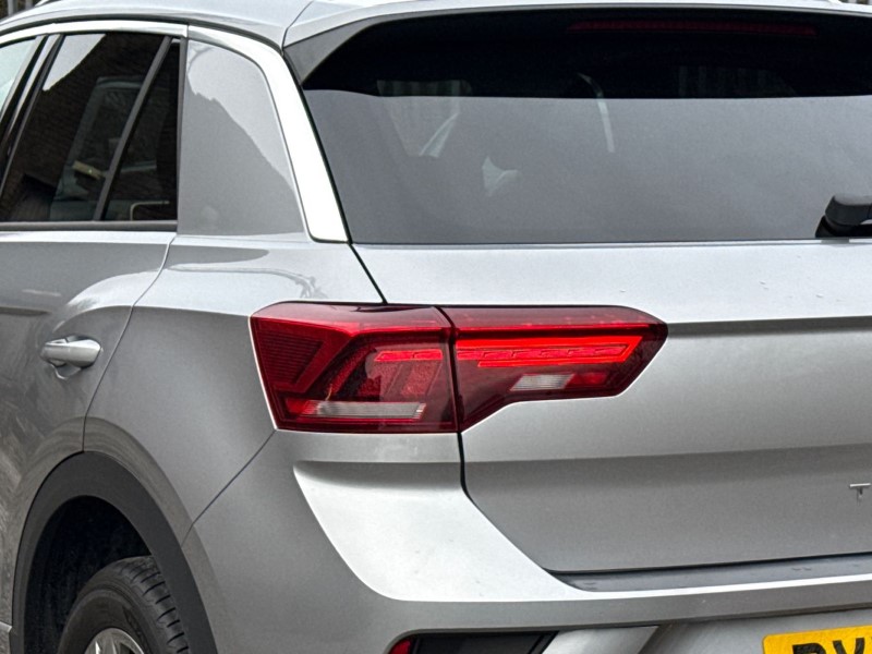 2023 (73) VOLKSWAGEN T-ROC 1.5 TSI R-Line 5dr 5040956