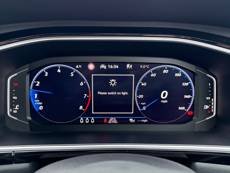 2023 (73) VOLKSWAGEN T-ROC 1.5 TSI R-Line 5dr 5040939