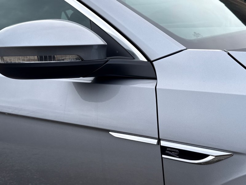 2023 (73) VOLKSWAGEN T-ROC 1.5 TSI R-Line 5dr 5040959