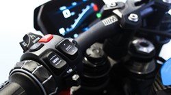 2025 (74) M 1000 R Competition Pack 3926632