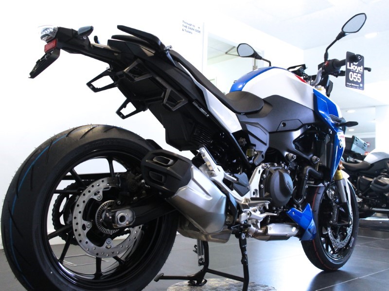 2025 (25) F 900 R 4370786