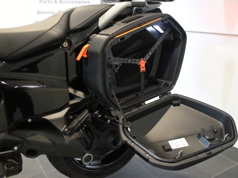 2025 (25) R 1300 RT LE 4509540