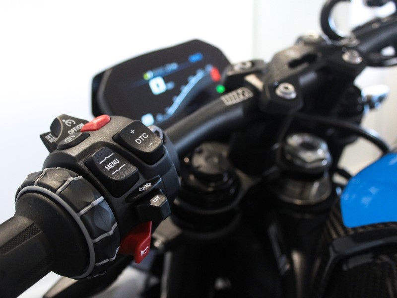 2023 (23) M 1000 R Competition Pack 4308004