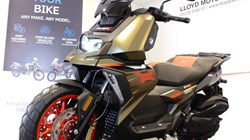 2025 (25) C 400 X 4515890