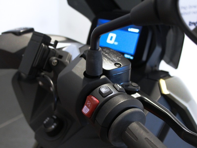 2025 (25) C 400 X 4515886