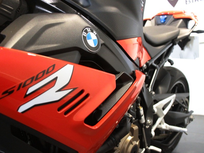 2021 (71) S 1000 R Sport 4566075