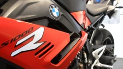 2021 (71) S 1000 R Sport 4566075