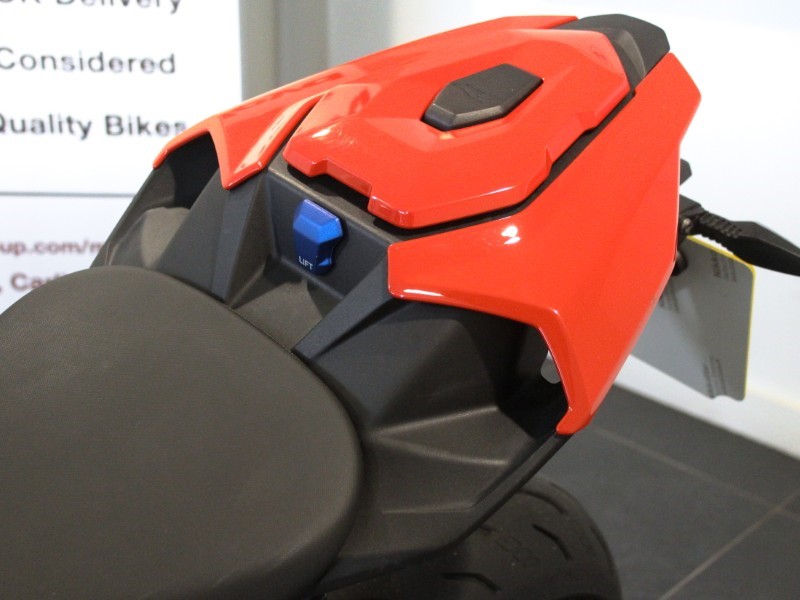 2021 (71) S 1000 R Sport 4566076