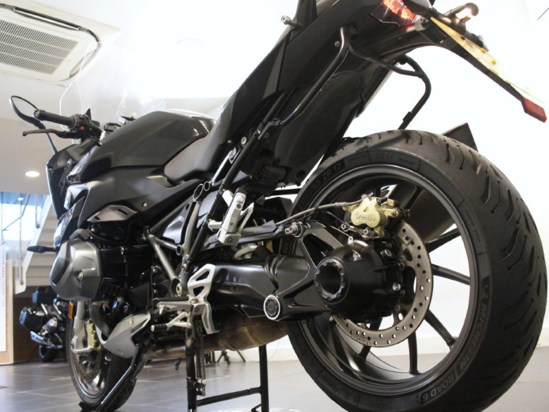 2023 (73) R 1250 RS SE 4895383