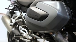 2023 (73) R 1250 RS SE 4895381