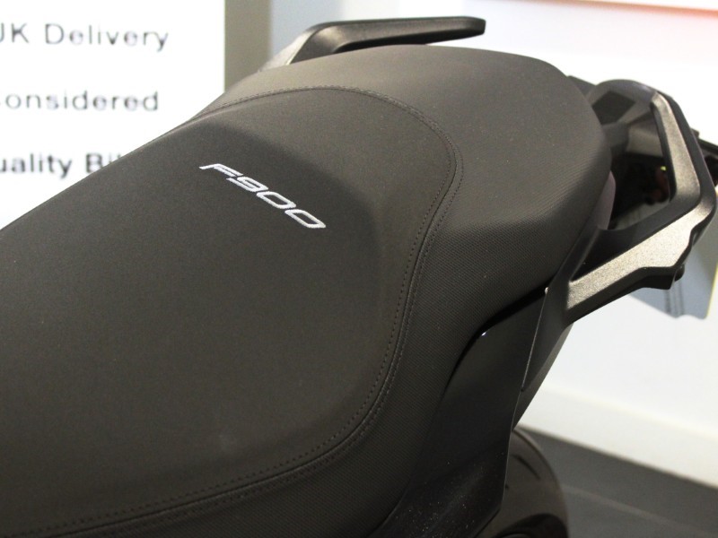 2025 (25) F 900 R 4816424