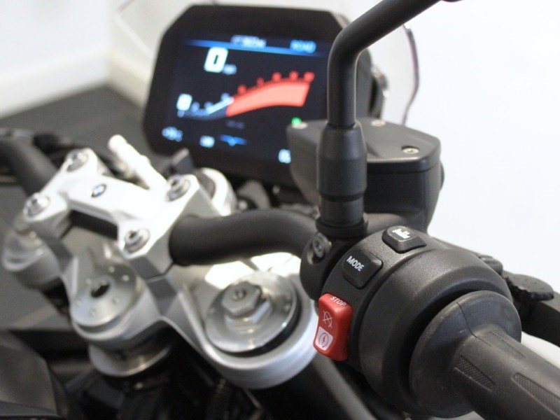 2025 (25) F 900 R 4816414