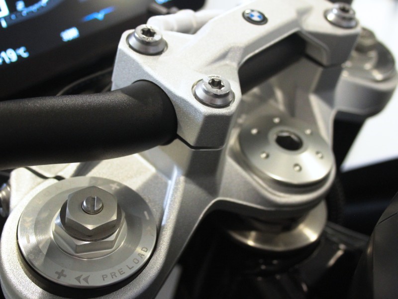 2025 (25) F 900 R 4816411