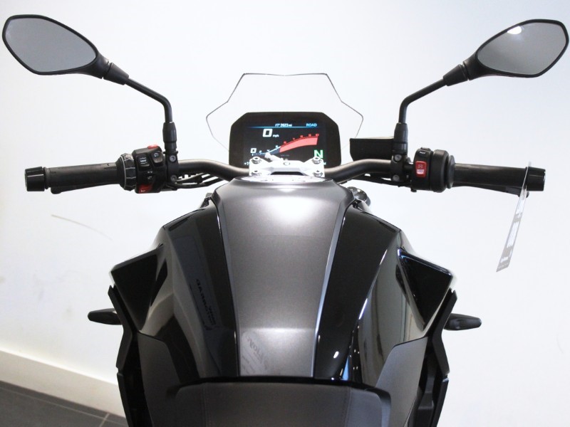 2025 (25) F 900 R 4816412