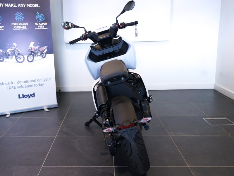 2025 (75) CE 04 5075811