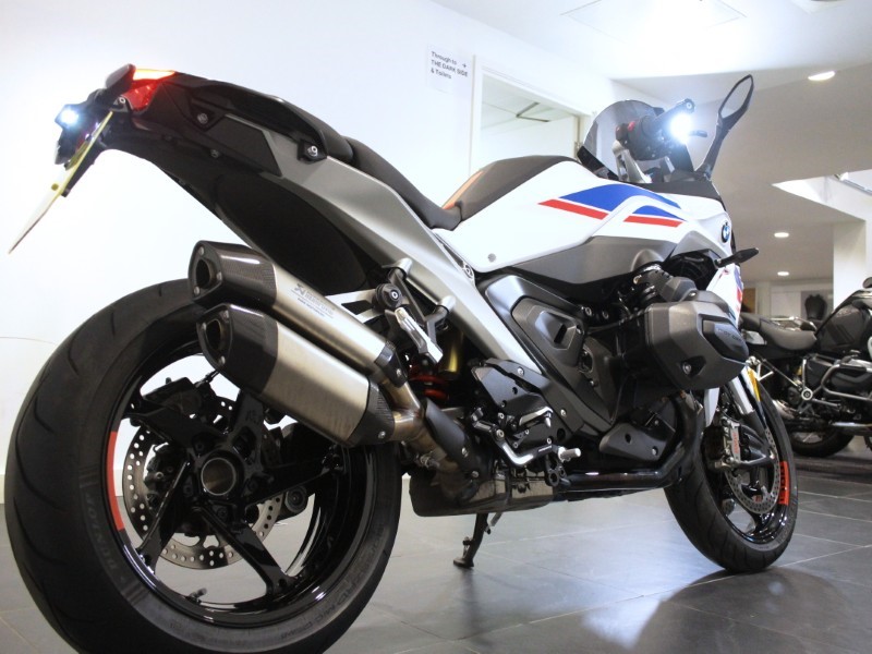 2025 (25) R 1300 RS SE 4975479