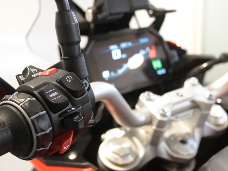 2022 (72) F 900 XR 5063712