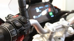 2022 (72) F 900 XR 5063712