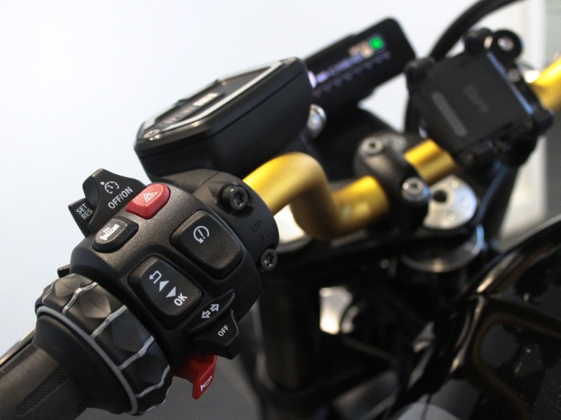 2024 (24) R 12 Option 719 5280495