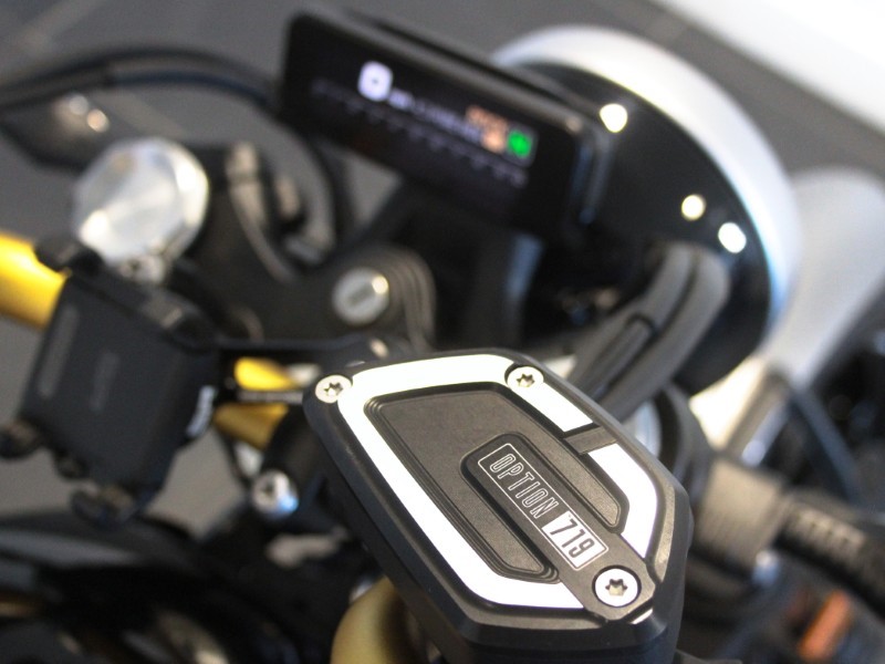 2024 (24) R 12 Option 719 5280501