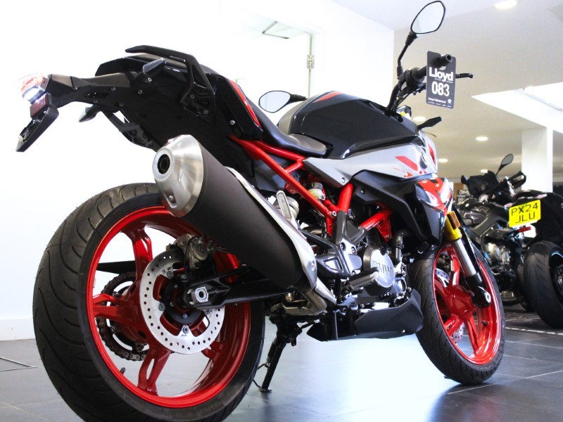 2025 (75) G 310 R 5690552