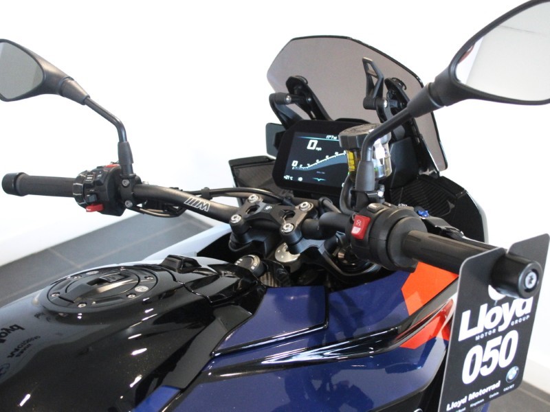 2025 (75) M 1000 XR Competition Pack 5613043