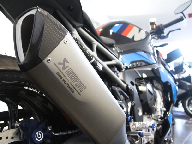 2025 (75) M 1000 R Competition Pack 5613020