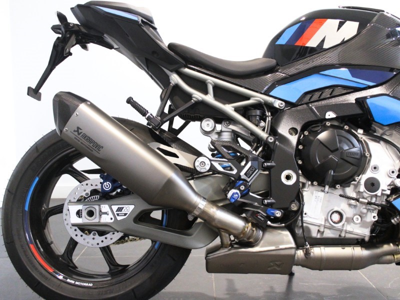 2025 (75) M 1000 R Competition Pack 5613016