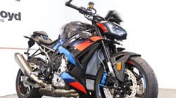 2025 (75) M 1000 R Competition Pack 5613012