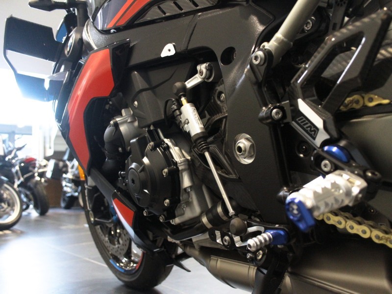 2025 (75) M 1000 R Competition Pack 5613025