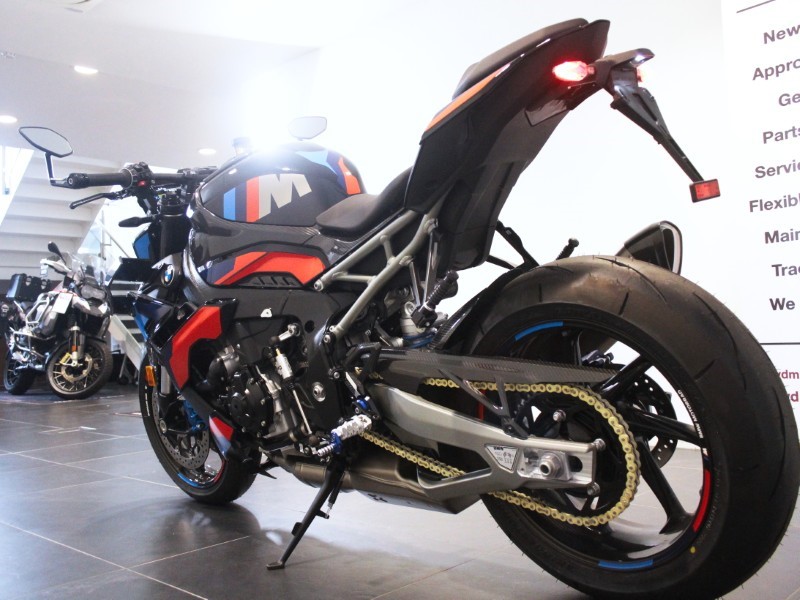 2025 (75) M 1000 R Competition Pack 5613014