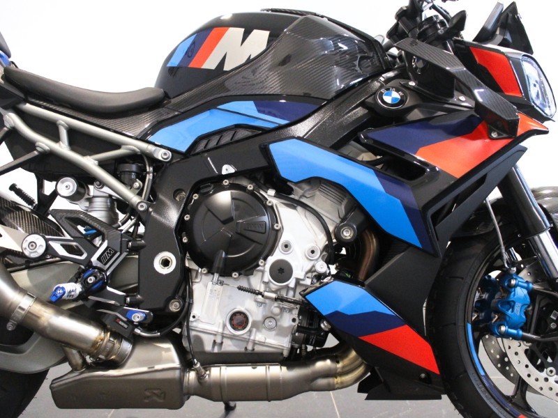 2025 (75) M 1000 R Competition Pack 5613017