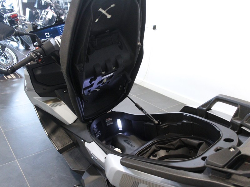 2026 (26) C 400 GT 5927759