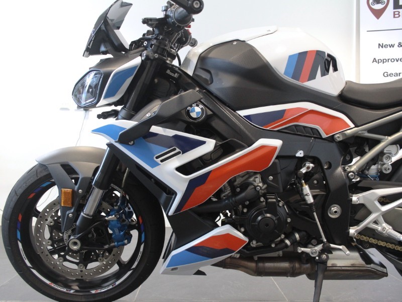 2025 (25) M 1000 R 5690266