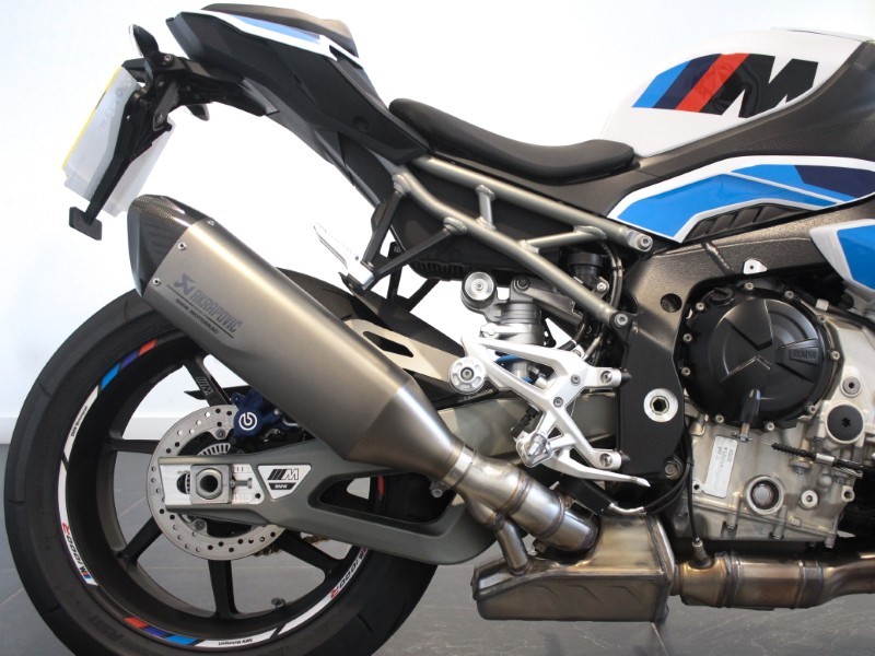 2025 (25) M 1000 R 5690263