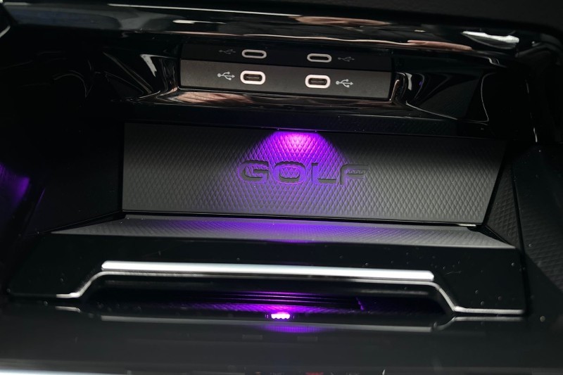 2025 (75) VOLKSWAGEN GOLF 2.0 TSI 333 R Black Edition 4Motion 5dr DSG 5034279