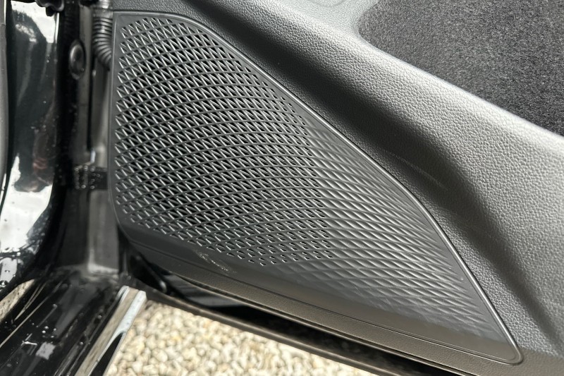 2025 (75) VOLKSWAGEN GOLF 2.0 TSI 333 R Black Edition 4Motion 5dr DSG 5034245