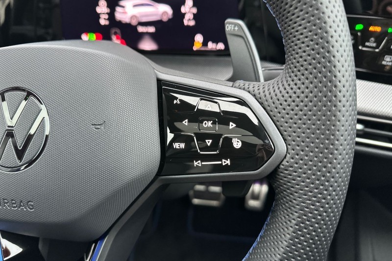 2025 (75) VOLKSWAGEN GOLF 2.0 TSI 333 R Black Edition 4Motion 5dr DSG 5034252