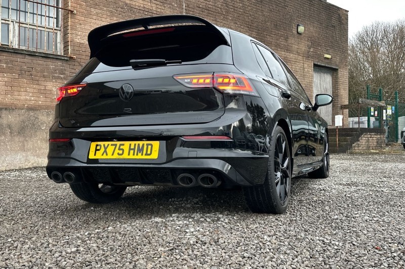2025 (75) VOLKSWAGEN GOLF 2.0 TSI 333 R Black Edition 4Motion 5dr DSG 5034274
