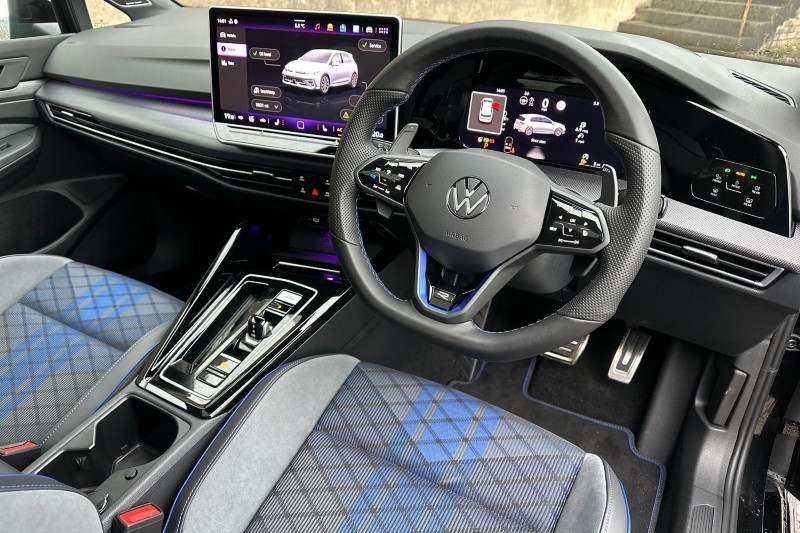 2025 (75) VOLKSWAGEN GOLF 2.0 TSI 333 R Black Edition 4Motion 5dr DSG 5034243