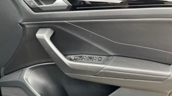 2022 (22) VOLKSWAGEN T-ROC 1.5 TSI R-Line 5dr 4675219