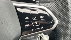 2022 (22) VOLKSWAGEN T-ROC 1.5 TSI R-Line 5dr 4675227