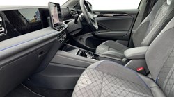 2025 (25) VOLKSWAGEN TIGUAN 1.5 TSI 272 eHybrid R-Line 5dr DSG 4689367