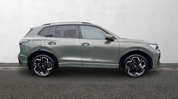 2025 (25) VOLKSWAGEN TIGUAN 1.5 TSI 272 eHybrid R-Line 5dr DSG 4689369