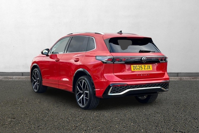 2025 (25) VOLKSWAGEN TIGUAN 2.0 TDI R-Line 5dr DSG 1